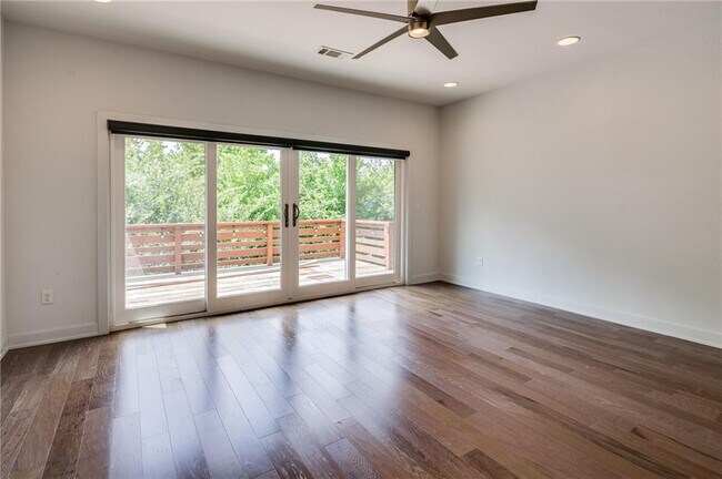 Building Photo - 612 S 58th Ct