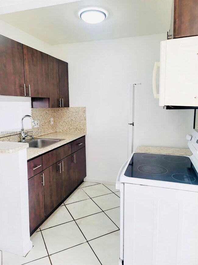 Building Photo - 1500 N Congress Ave