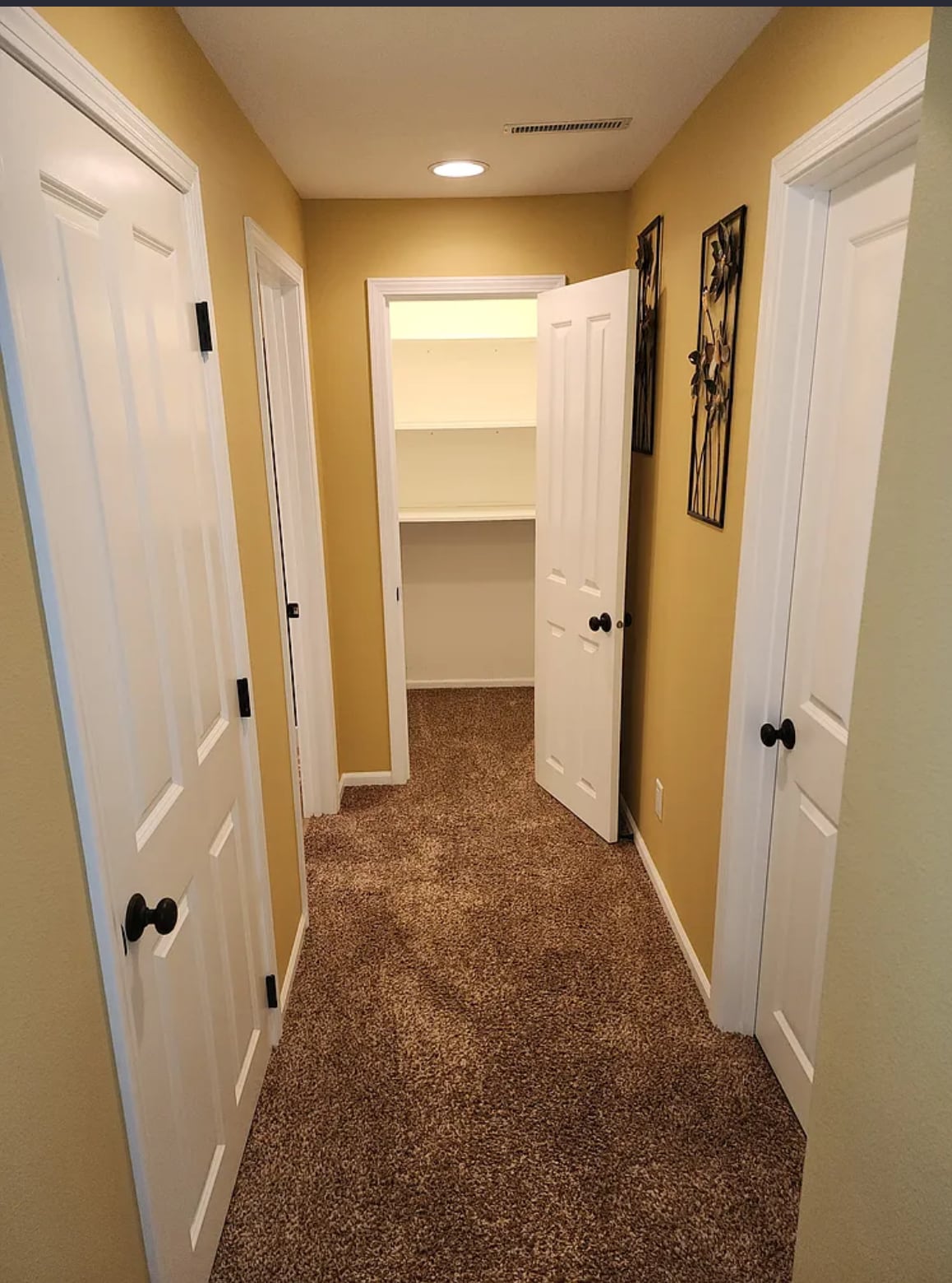 Building Photo - 210 NE 12th Street Pl