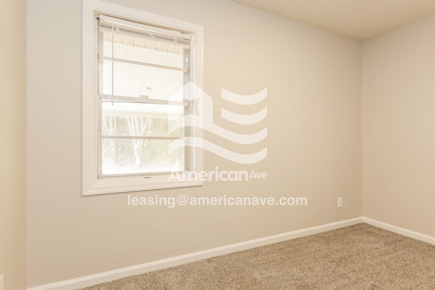 Building Photo - 1838 Emerson Ave