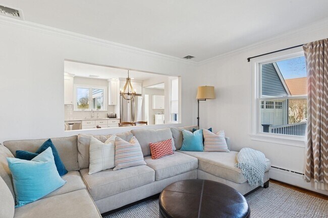 Building Photo - 1110 Gillette Dr