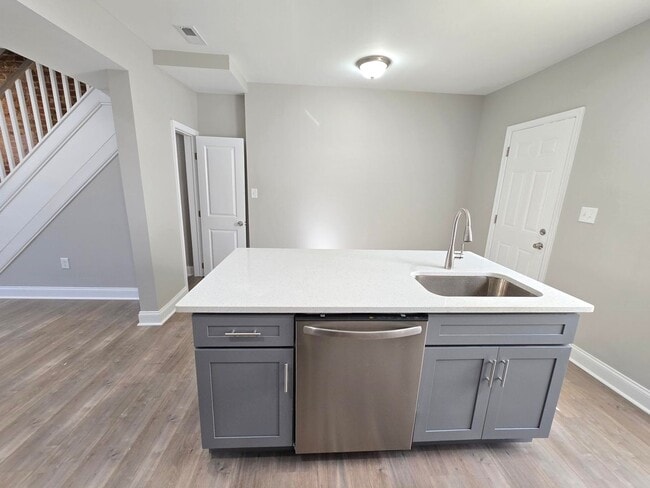 Building Photo - Beautiful 3 Bedroom 1 Bathroom East Baltimore Town Home