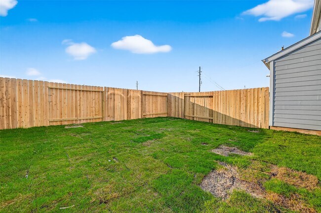 Building Photo - 3518 Blue Mockingbird St