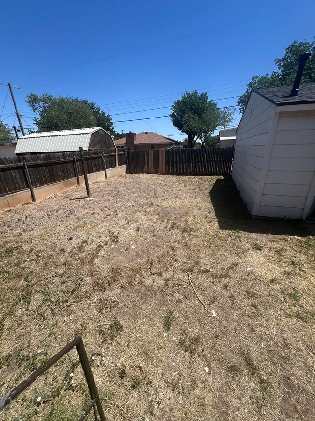 Building Photo - 4 Bed 3 bath remodeled home