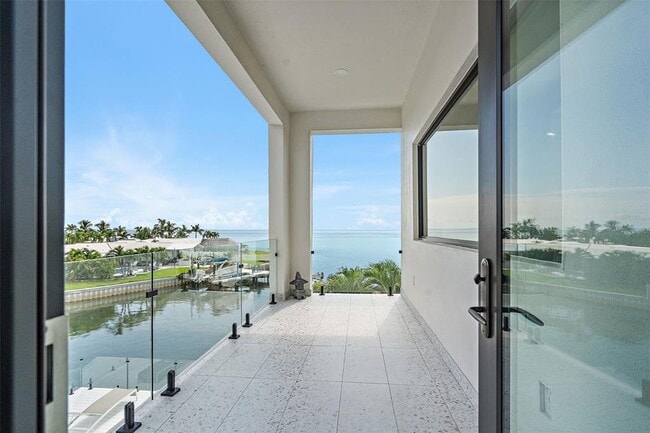 Building Photo - 585 Dolphin Ave SE