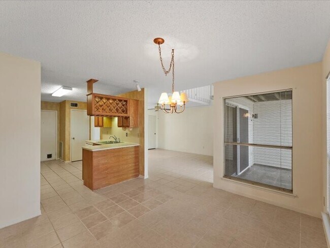Building Photo - 3317 Golden Trails Dr