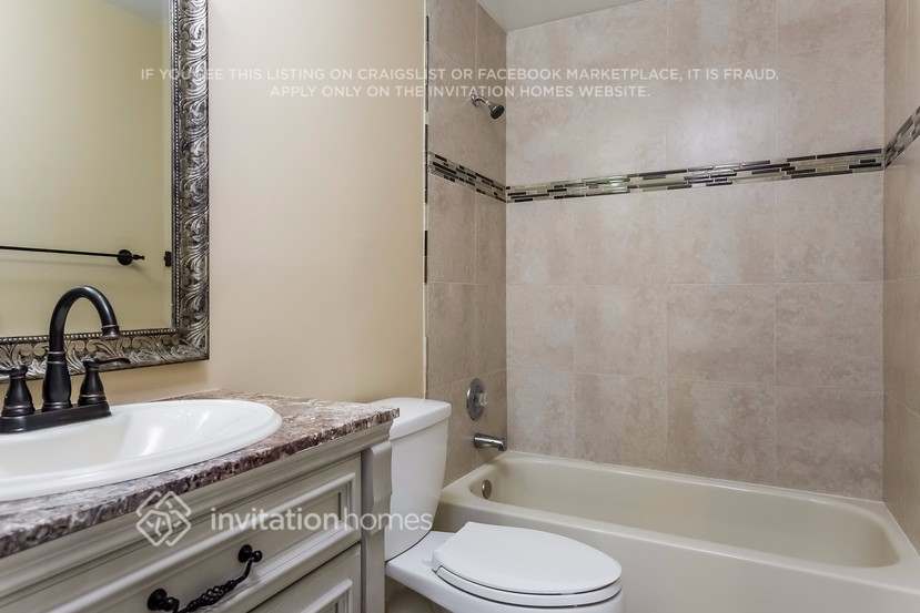 Building Photo - 5741 Northpointe Ln