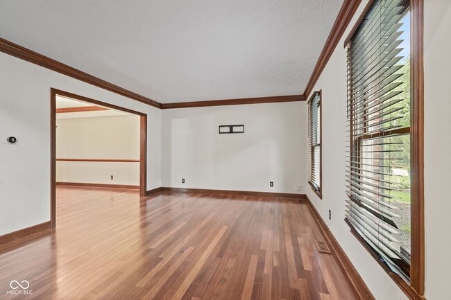 Building Photo - 738 Howe Dr