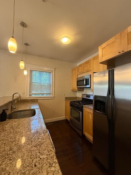 Building Photo - 6 Giles Park