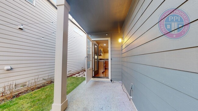 Building Photo - Beaverton - Stylish, Light & Bright, Close To Nike & Intel