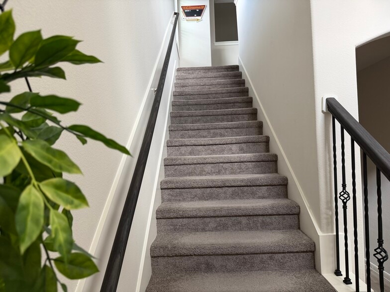 Building Photo - 27094 Grey Fox Run