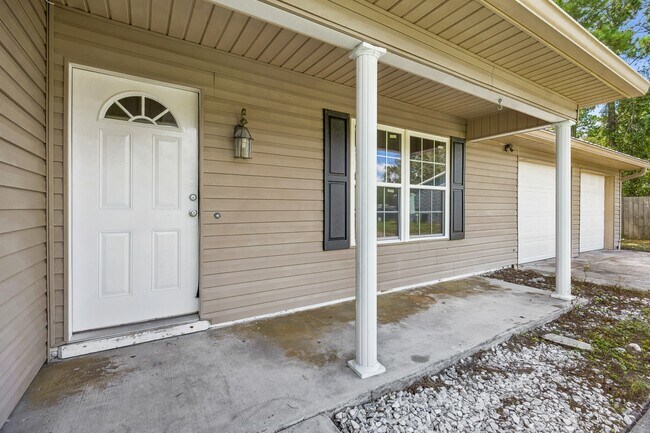 Building Photo - 117 Pinedale Dr