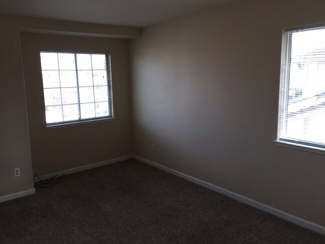 Building Photo - 5124 Paddock Ct