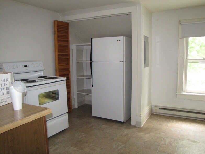 Building Photo - 1670 W College Ave