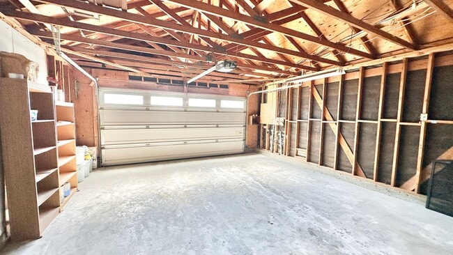 Building Photo - Beautiful Updating throughout Home!  Kitch...