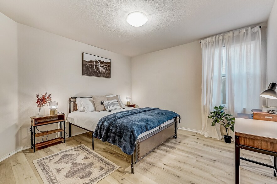 Building Photo - 13359 Velasco Drive