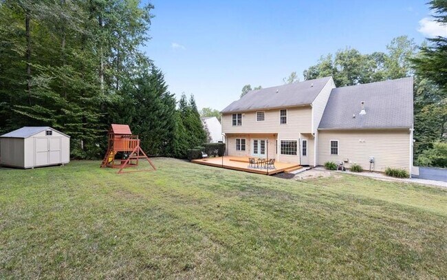 Building Photo - 5 Bedroom, 2.5 Bath Home in St. James Woods  ** Available for showings 3/25/2026 **