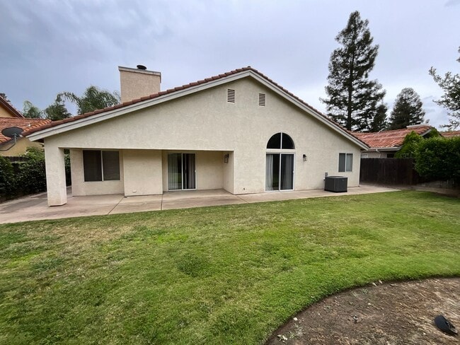 Building Photo - Updated Home In Established Northeast Fresno Neighborhood. Clovis Unified Schools!