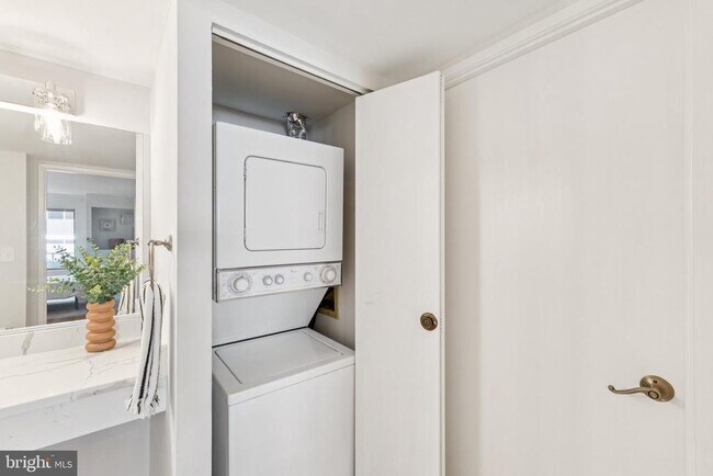 Building Photo - 2320 Wisconsin Ave NW