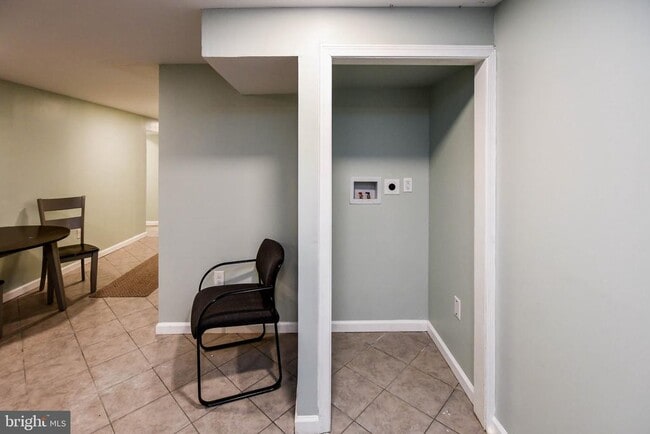 Building Photo - 3802 Cedar Dr