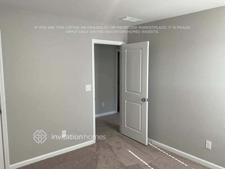 Building Photo - 513 Almere Dr