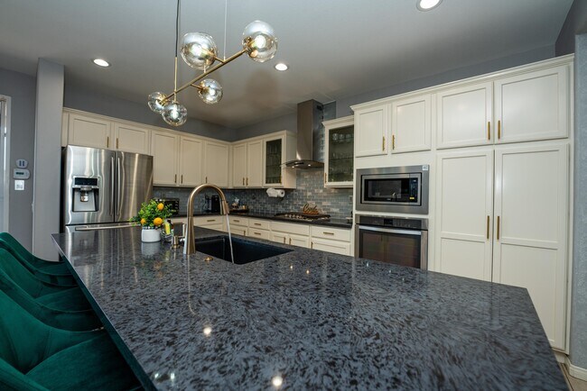 Building Photo - 43247 Fiore St