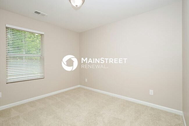 Building Photo - 4 Bedroom Pet-Friendly Home in Locust Grove, GA with Main Street Renewal