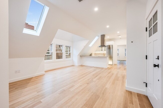 Building Photo - 79 Dana St