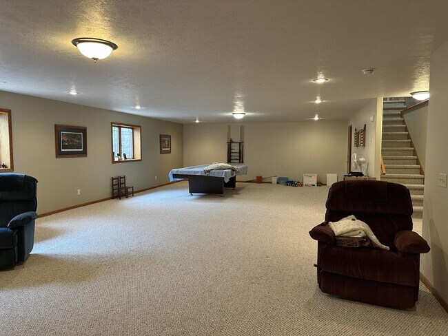 Building Photo - 208 Franklin St