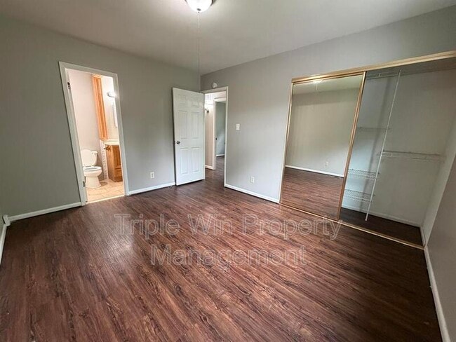 Building Photo - 3015 Matlock Dr