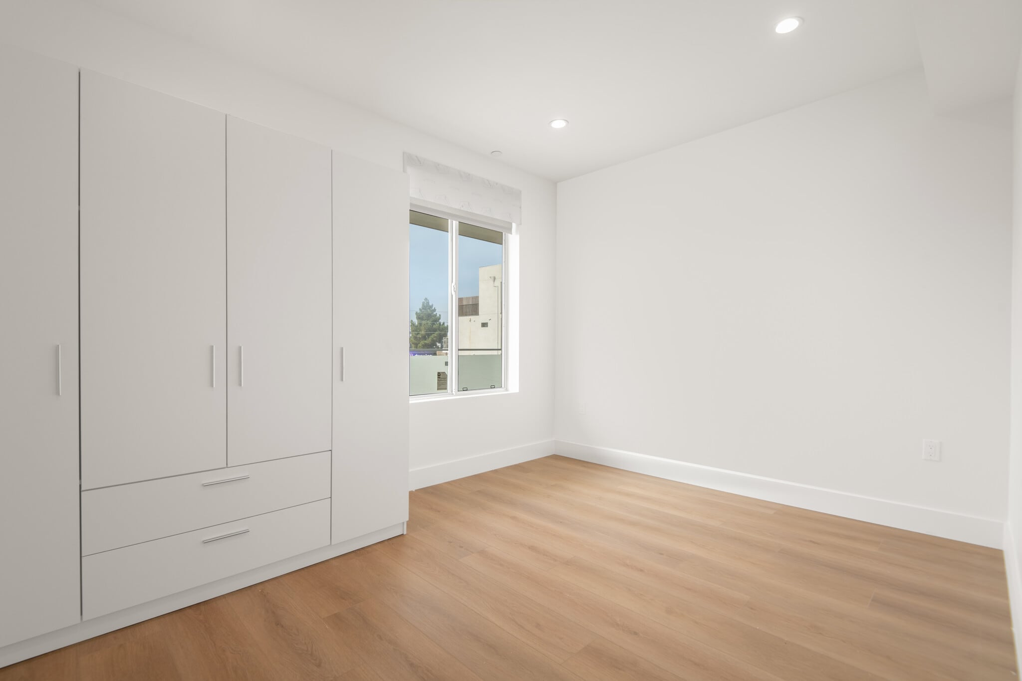 Building Photo - 4418 S Slauson Ave