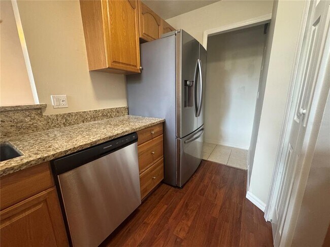 Building Photo - 964 Helmsley Ct