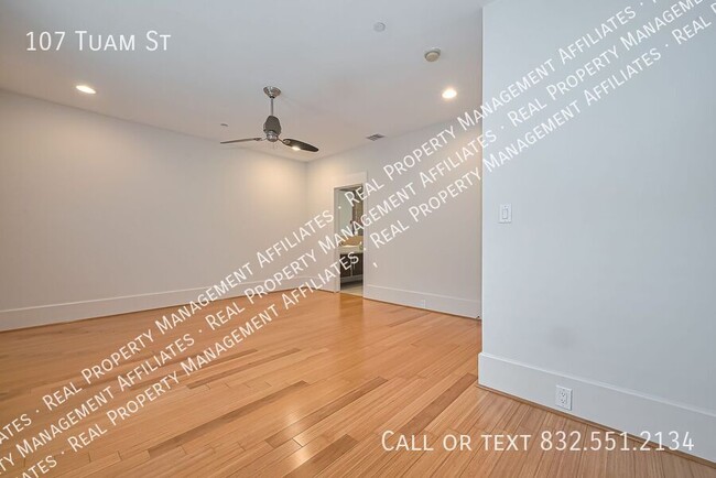 Building Photo - 107 Tuam St