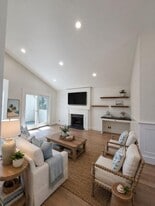 Building Photo - 245 Mesa Dr