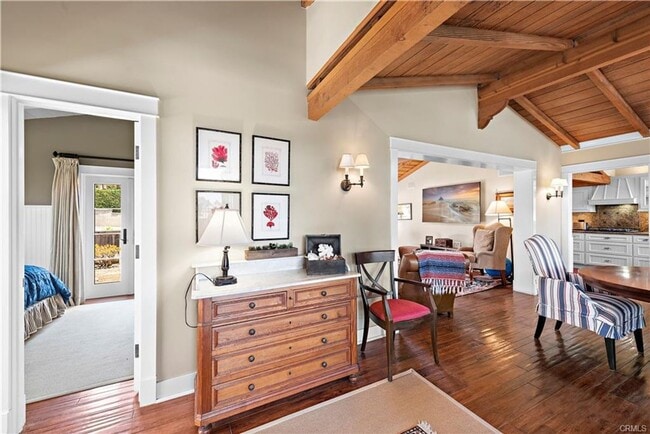 Building Photo - Woods Cove Beach House