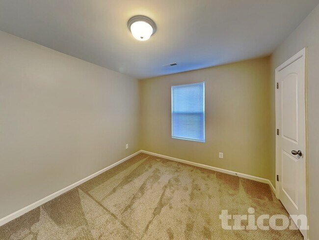 Building Photo - 151 Autumn Woods Dr