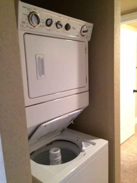 In unit washer & dryer - 100 Grandview Ct