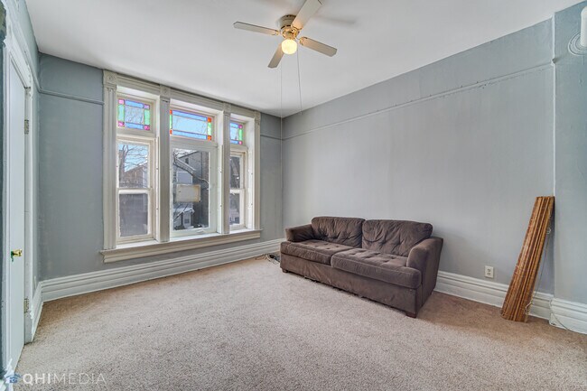 Building Photo - 1650 N Oakley Ave