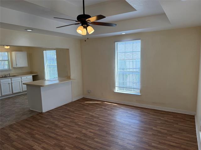 Building Photo - 1402 N Commerce St