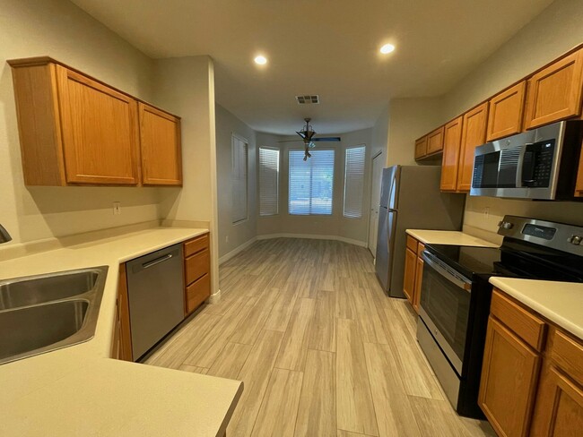 Building Photo - 2117 E Riviera Dr