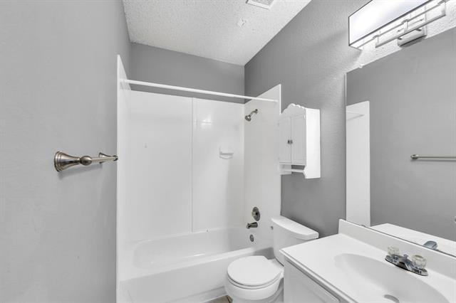 Building Photo - 9817 Belfort Dr