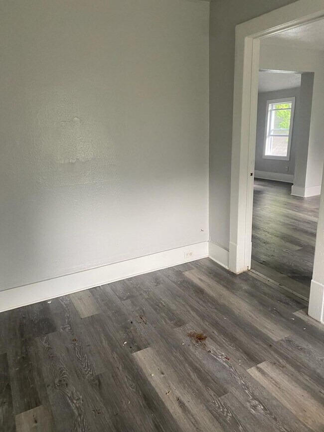 Building Photo - 3119 W 68th St