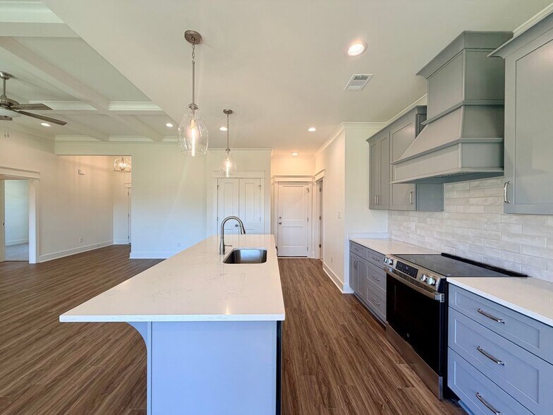 Building Photo - 513 Bristleleaf Path