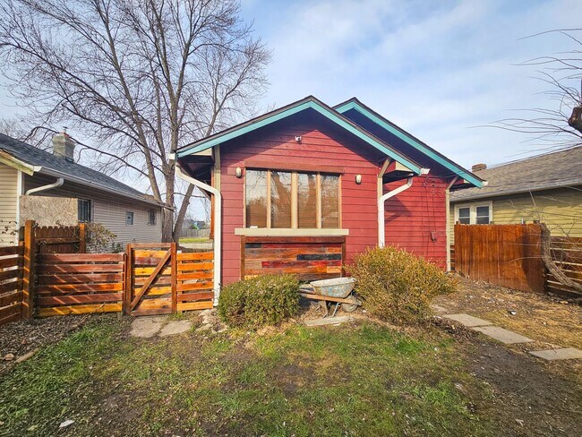 Building Photo - 2523 E 18th St