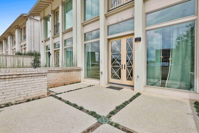 Building Photo - Contemporary 3-Bedroom Trilith Home with T...