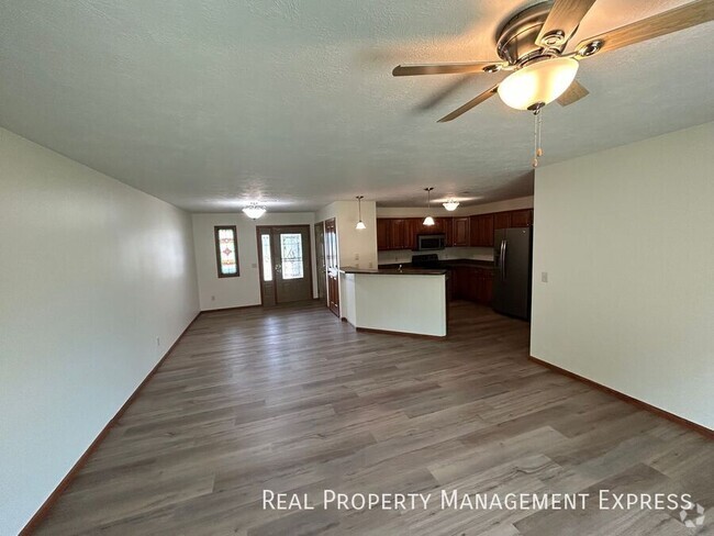 Building Photo - 8500 W Lavern Wipf St