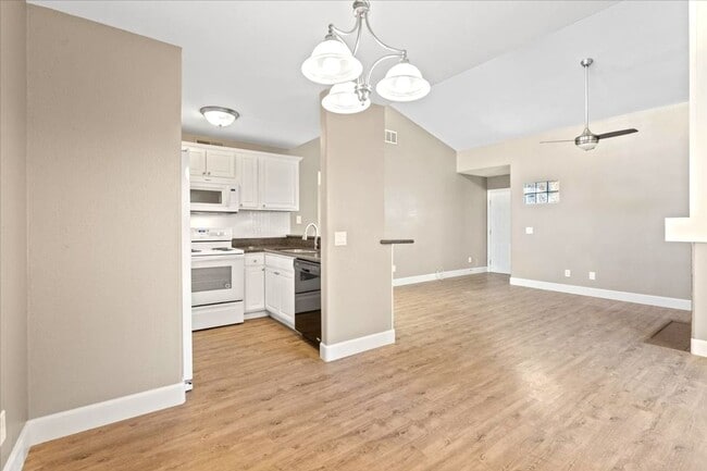 Building Photo - Status: Accepting applications