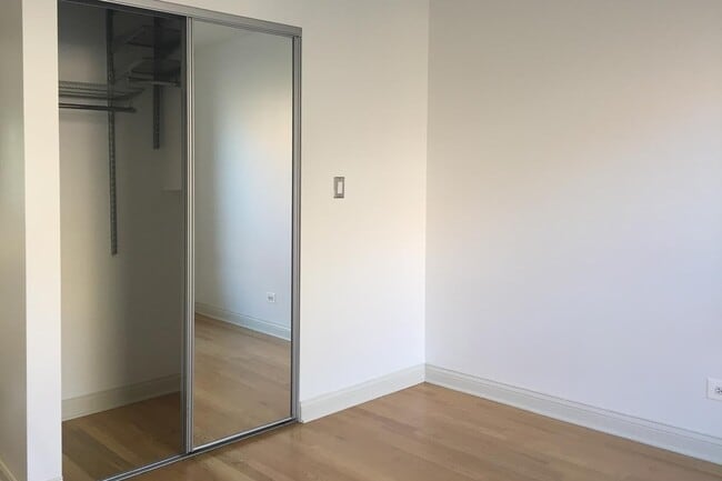 Interior Photo - 5400-5406 S. Maryland Avenue
