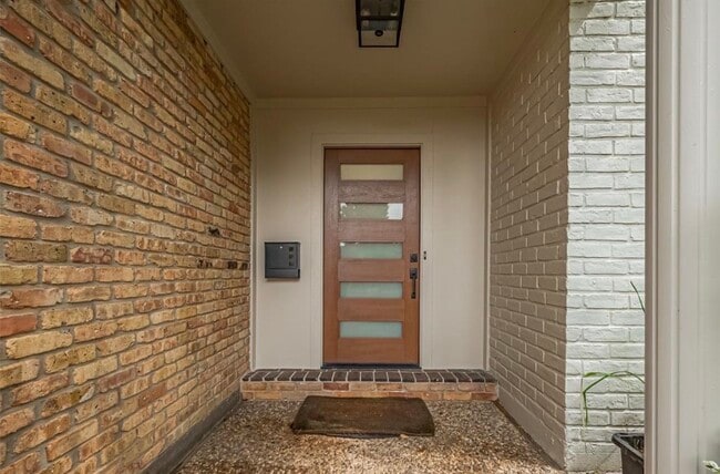 Building Photo - 1375 Country Pl Dr