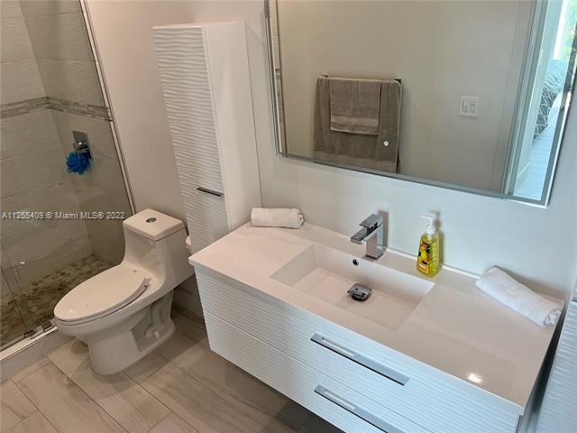 Building Photo - 2525 SW 3rd Ave